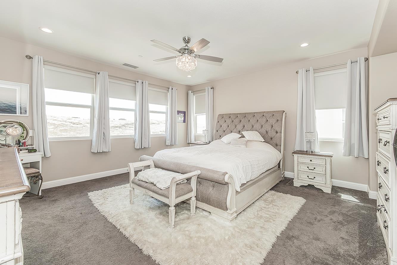 4475 Crown Bluffs Dr, Madera, CA 93636