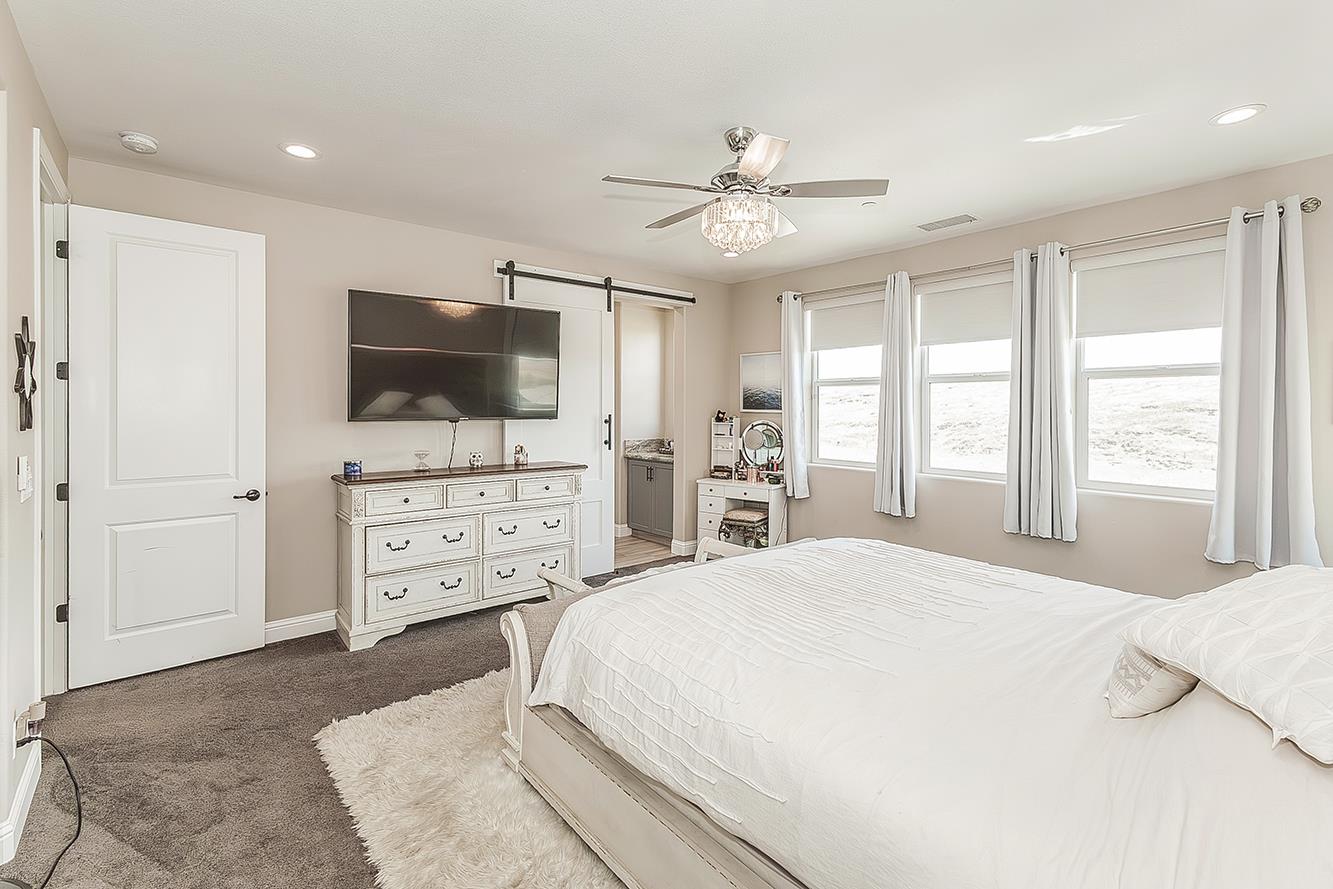 4475 Crown Bluffs Dr, Madera, CA 93636