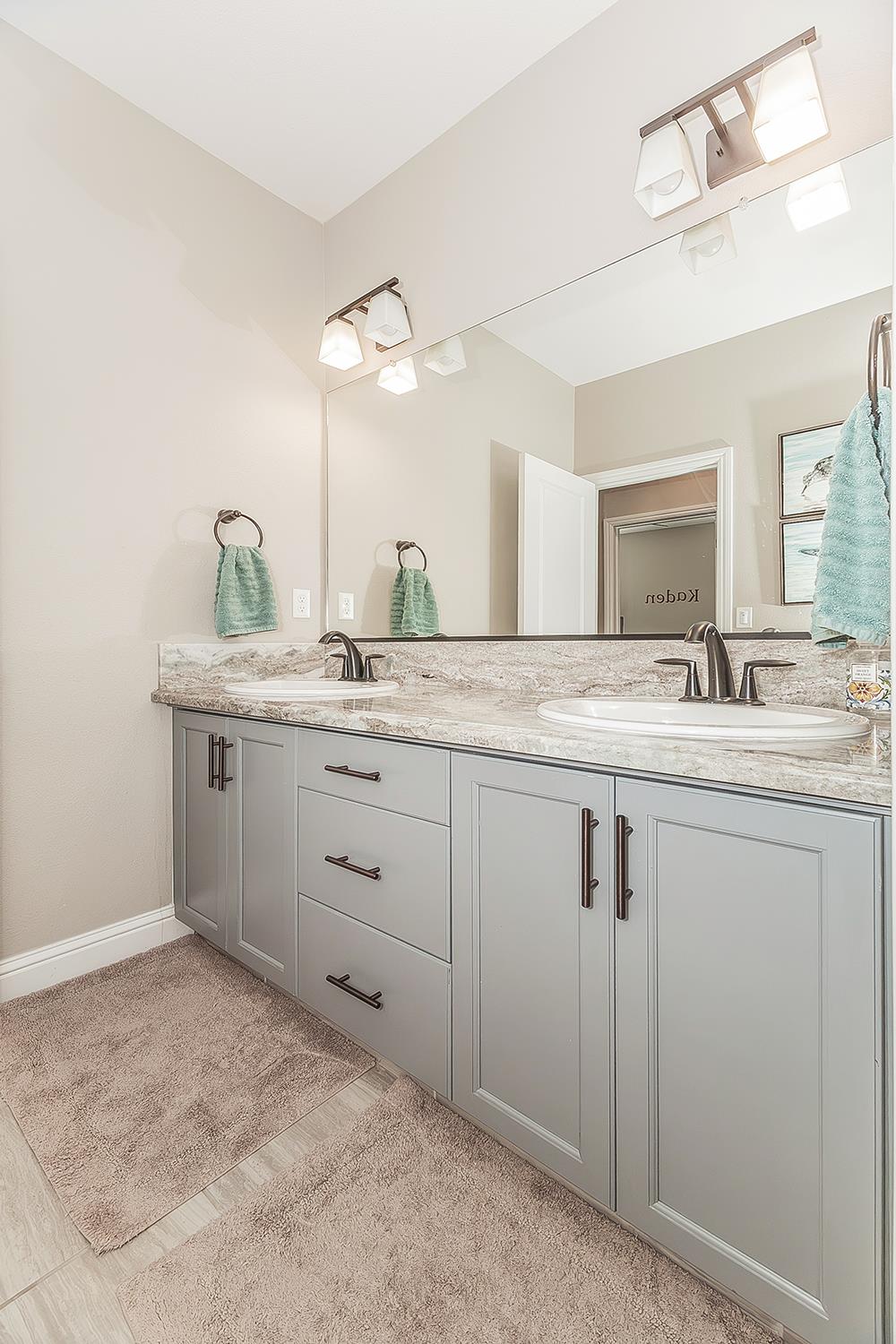 4475 Crown Bluffs Dr, Madera, CA 93636