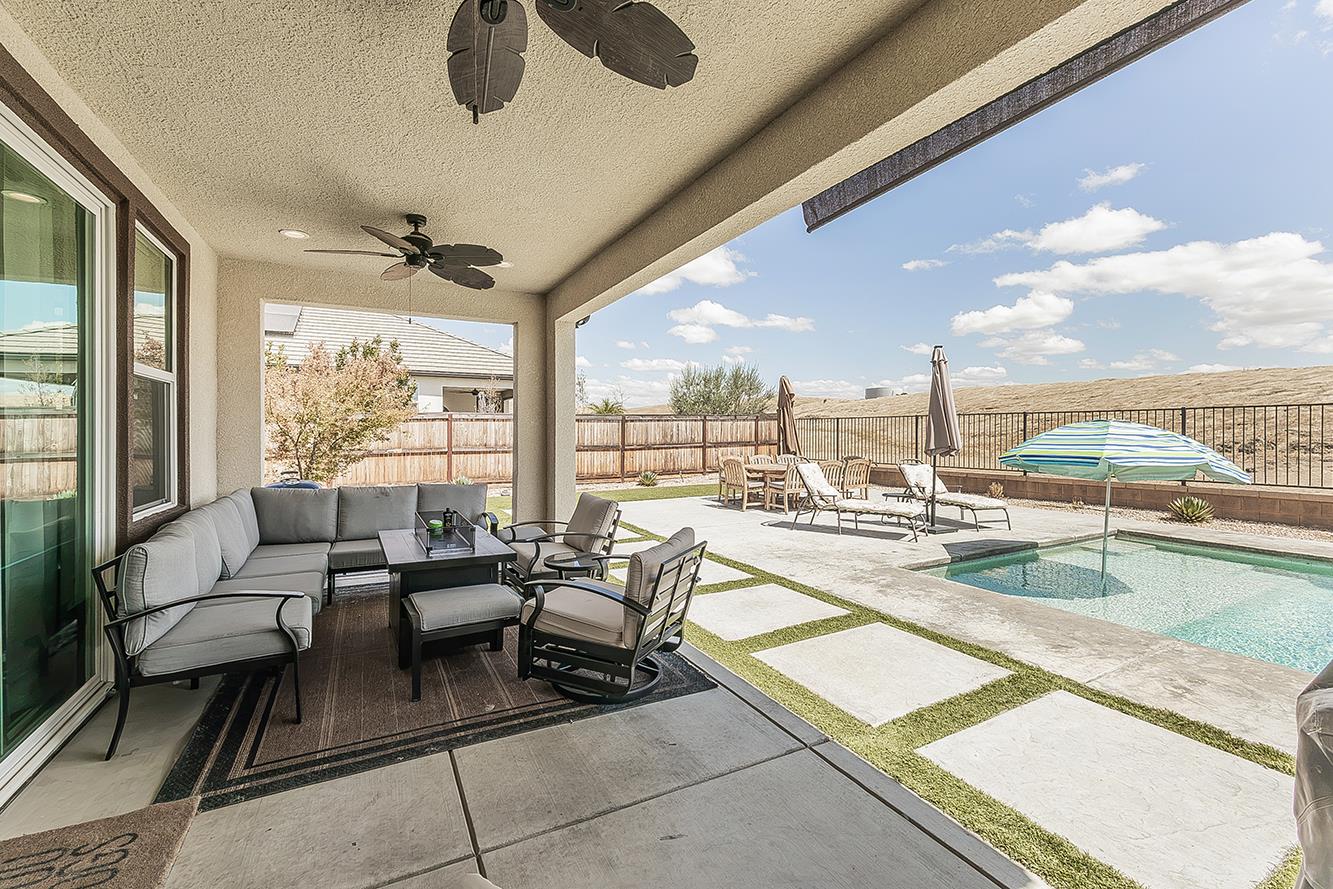 4475 Crown Bluffs Dr, Madera, CA 93636