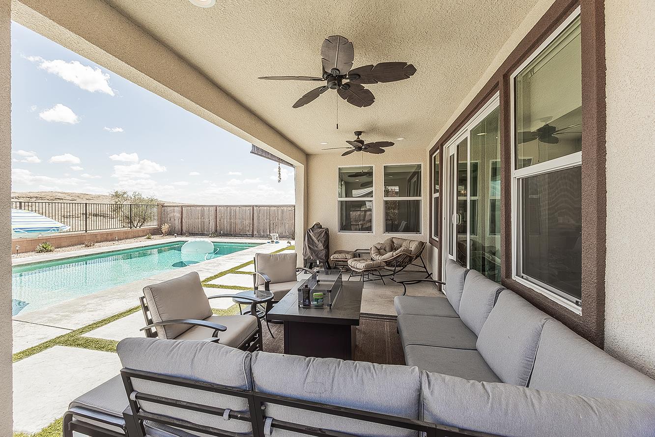 4475 Crown Bluffs Dr, Madera, CA 93636