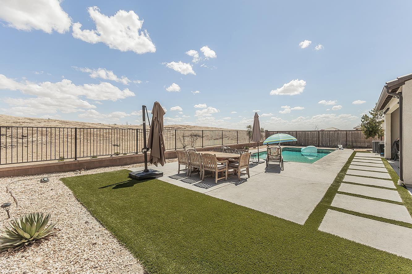 4475 Crown Bluffs Dr, Madera, CA 93636