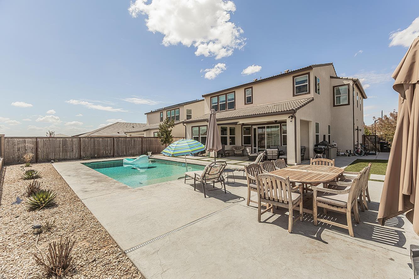 4475 Crown Bluffs Dr, Madera, CA 93636