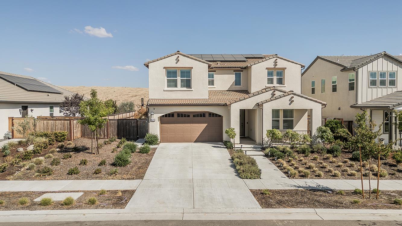 4475 Crown Bluffs Dr, Madera, CA 93636