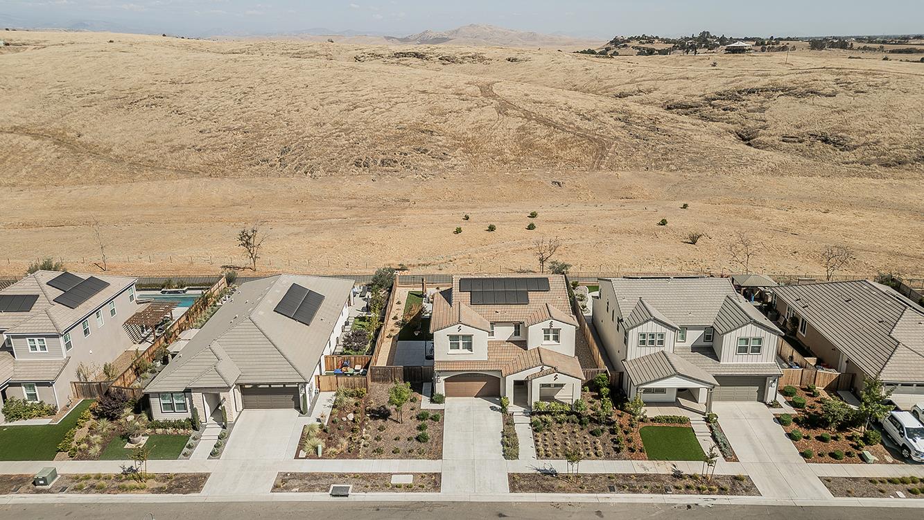 4475 Crown Bluffs Dr, Madera, CA 93636