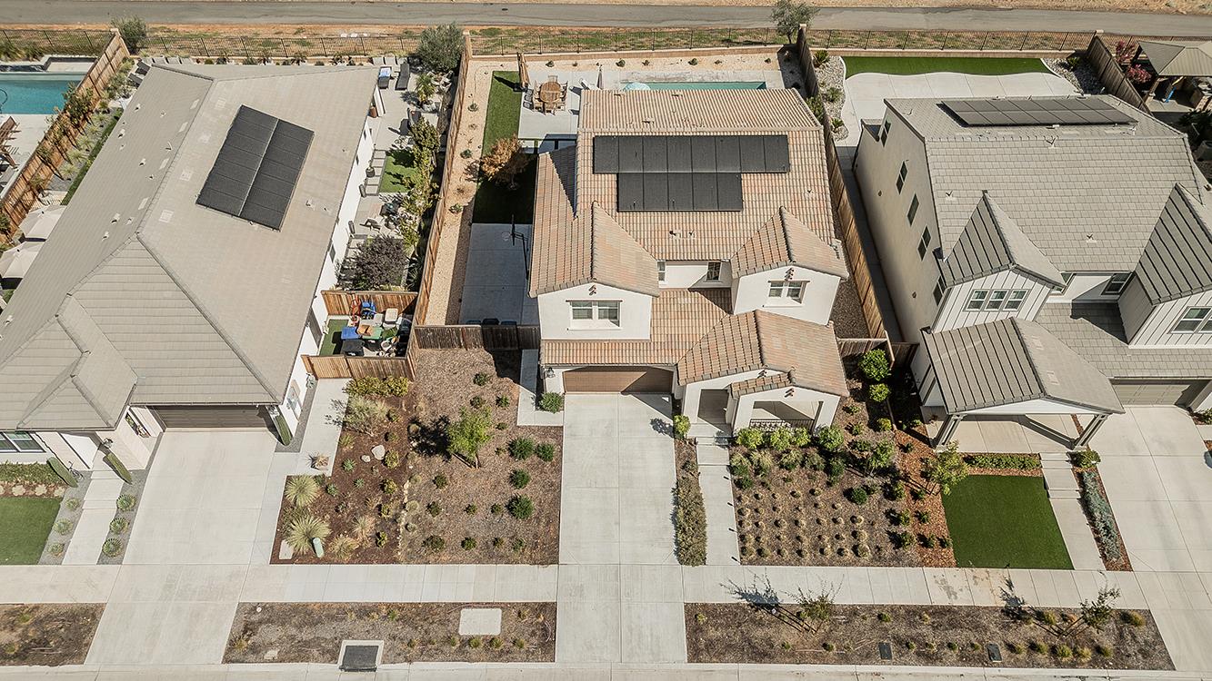 4475 Crown Bluffs Dr, Madera, CA 93636