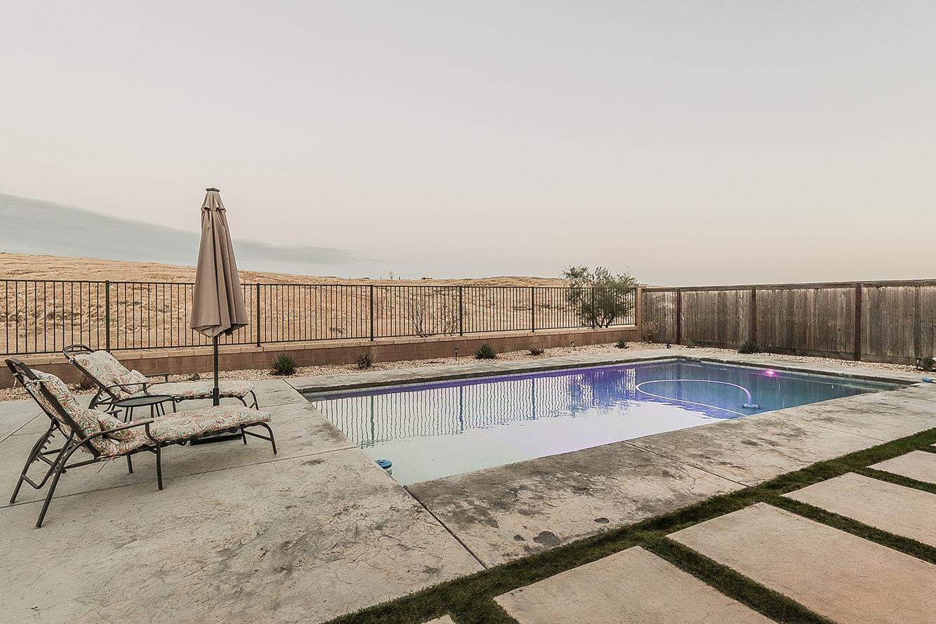 4475 Crown Bluffs Dr, Madera, CA 93636