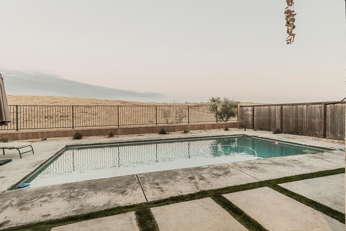 4475 Crown Bluffs Dr, Madera, CA 93636