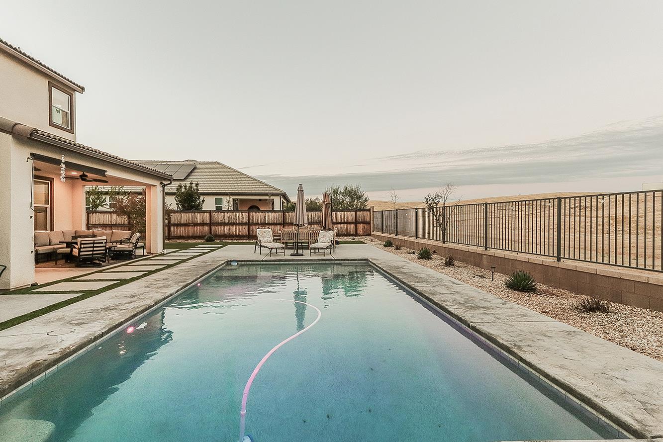 4475 Crown Bluffs Dr, Madera, CA 93636