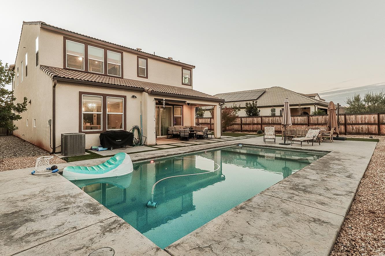 4475 Crown Bluffs Dr, Madera, CA 93636