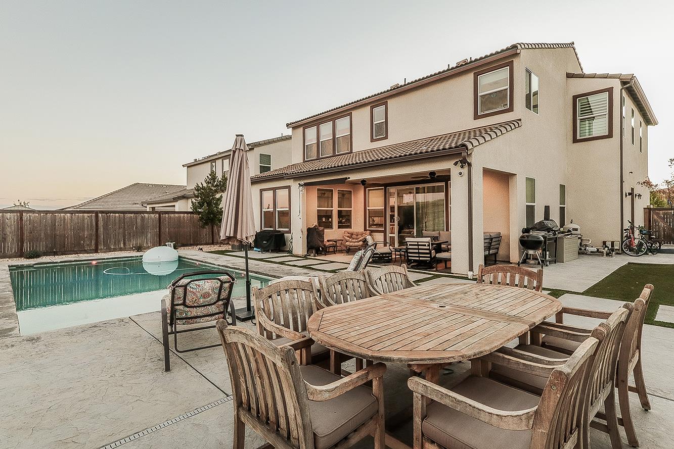 4475 Crown Bluffs Dr, Madera, CA 93636