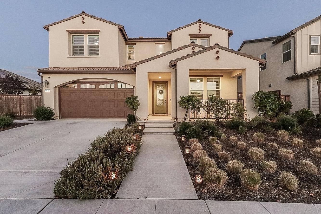 4475 Crown Bluffs Dr, Madera, CA 93636