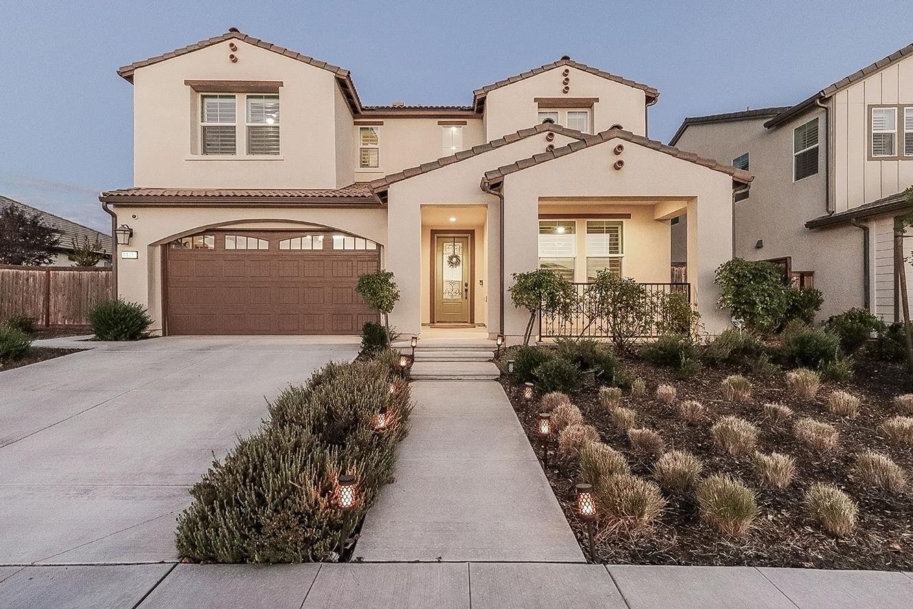 4475 Crown Bluffs Dr, Madera, CA 93636