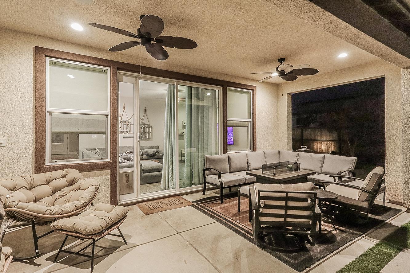 4475 Crown Bluffs Dr, Madera, CA 93636