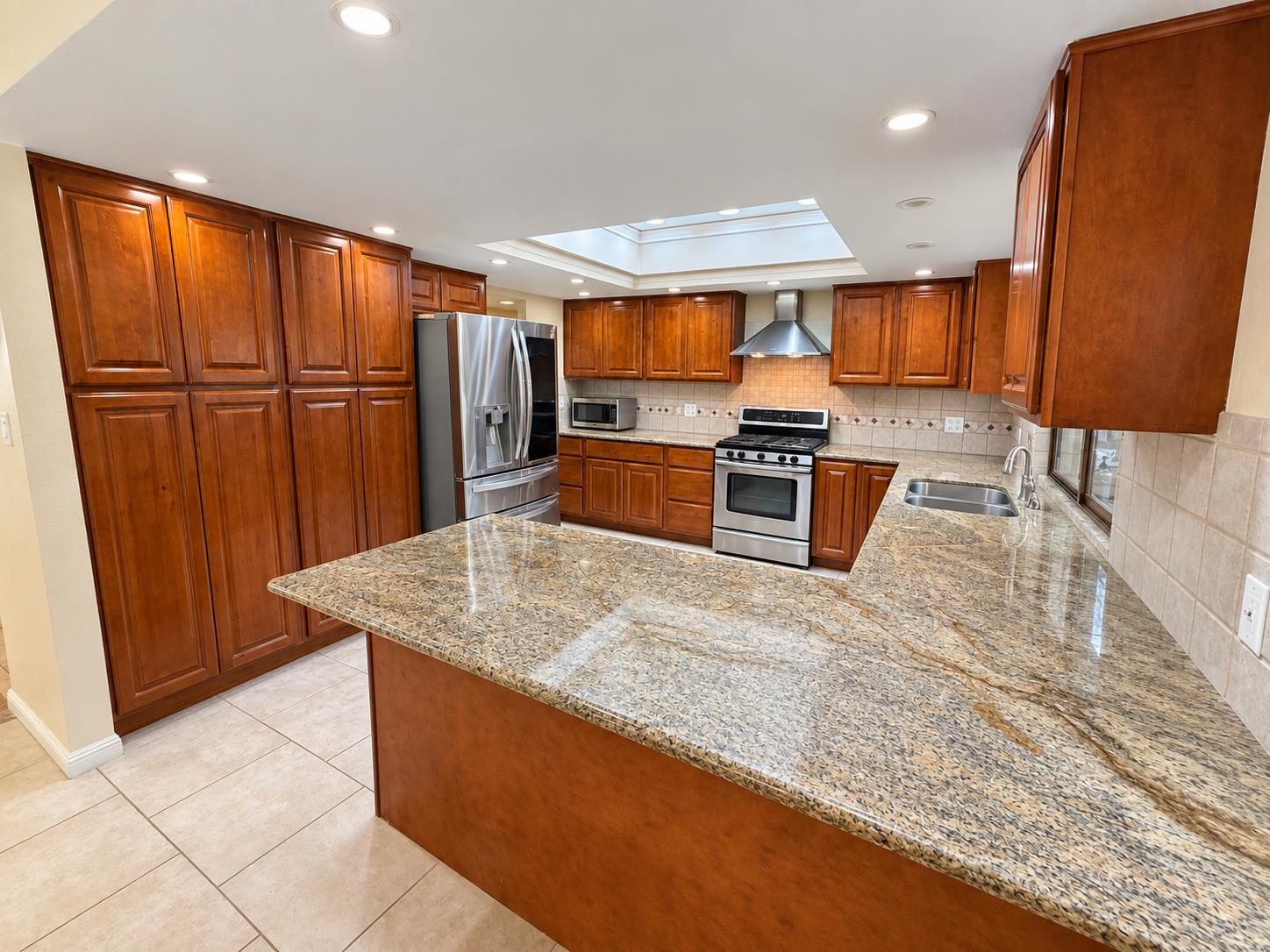 6758 N Hazel Ave, Fresno, CA 93711