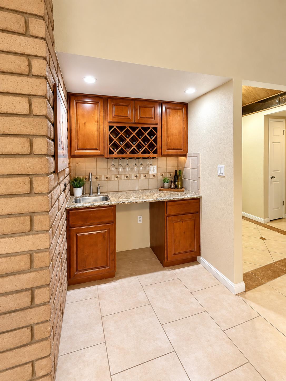 6758 N Hazel Ave, Fresno, CA 93711
