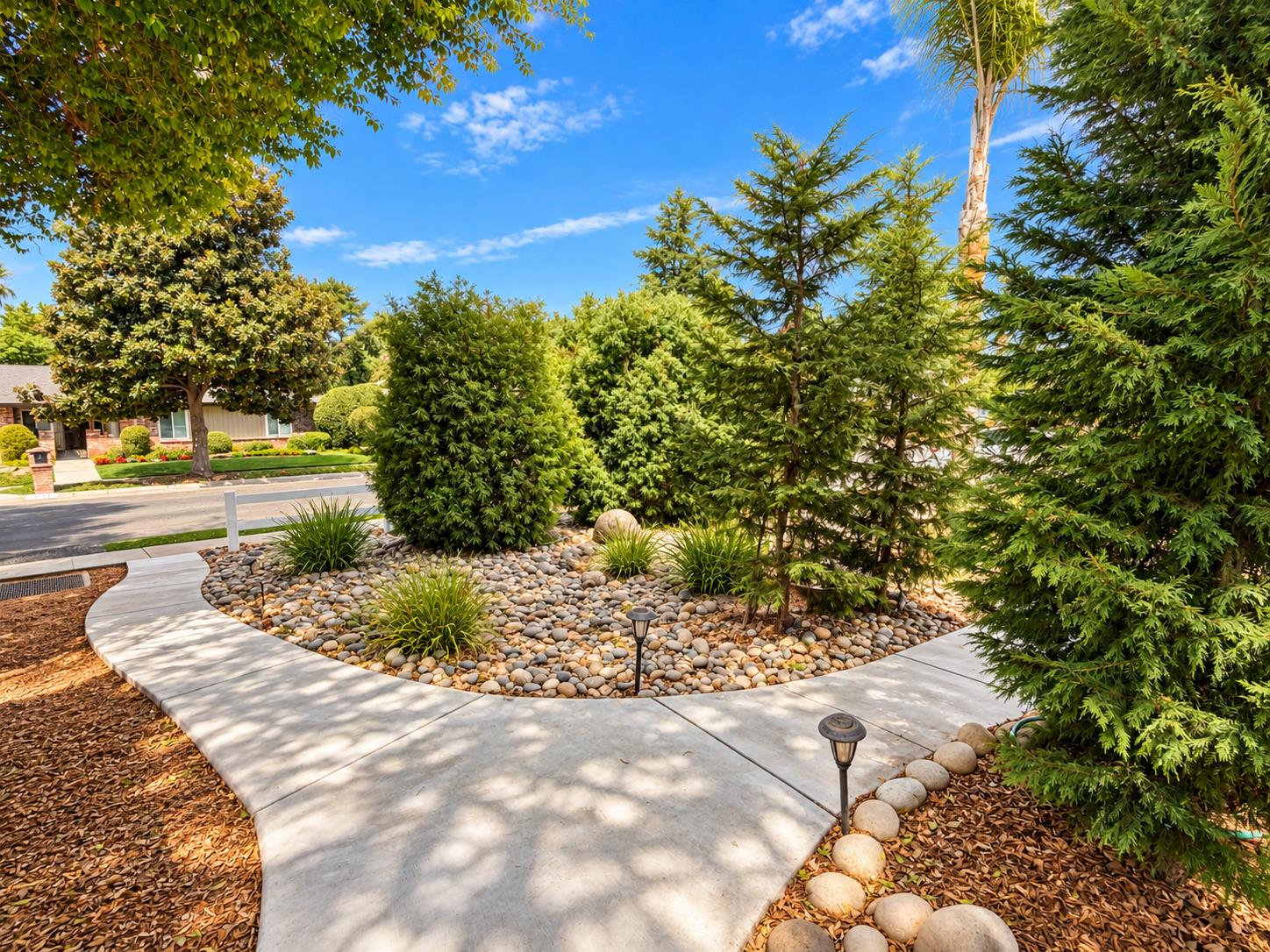 6758 N Hazel Ave, Fresno, CA 93711