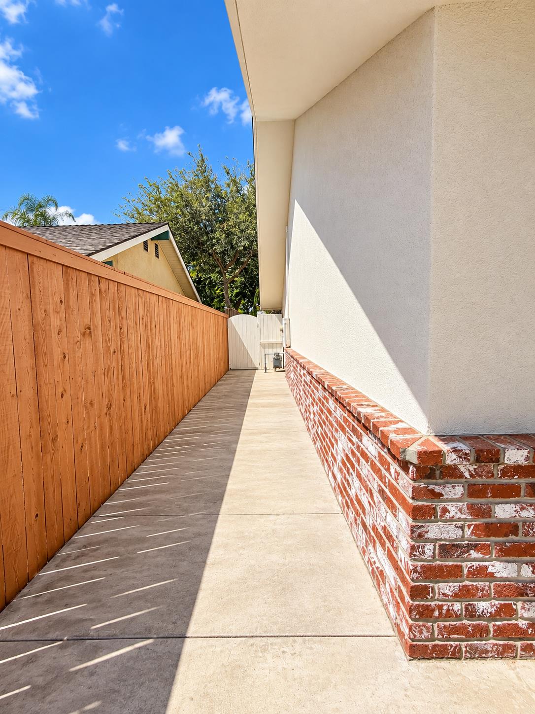 6758 N Hazel Ave, Fresno, CA 93711