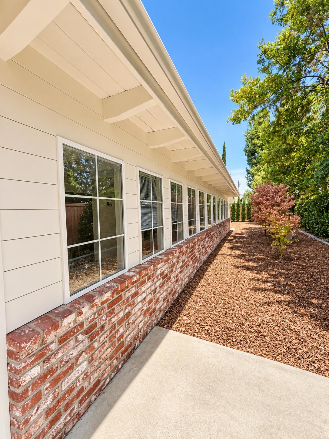 6758 N Hazel Ave, Fresno, CA 93711