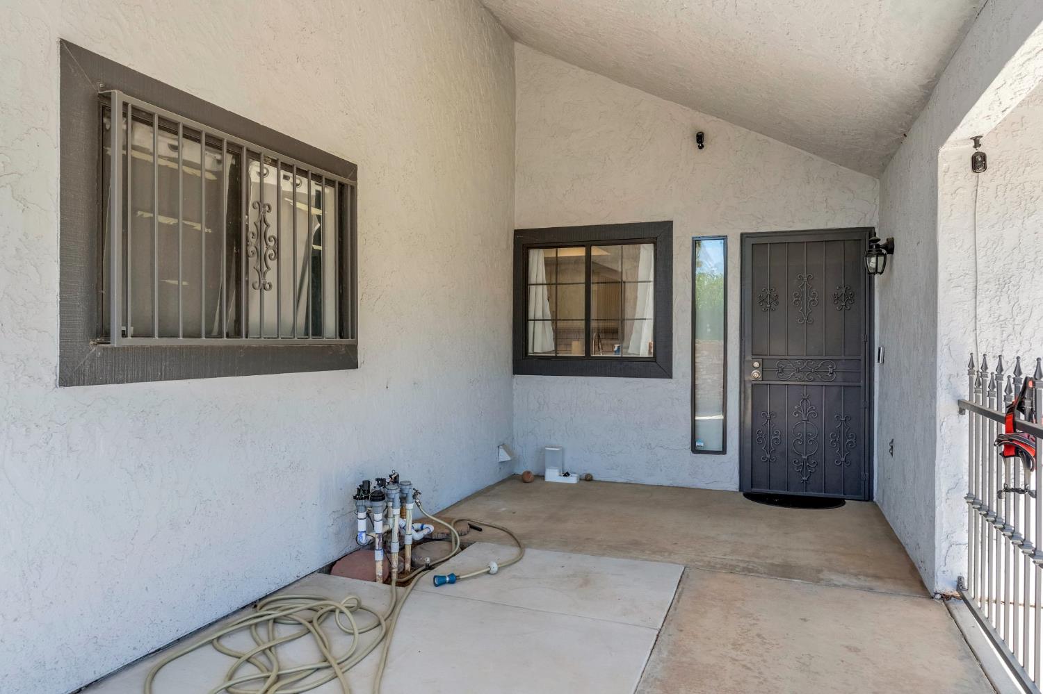 2325 Lincoln Ave, Clovis, CA 93611