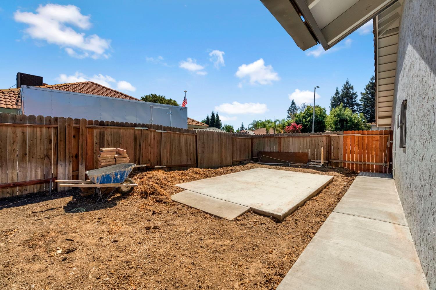 2325 Lincoln Ave, Clovis, CA 93611