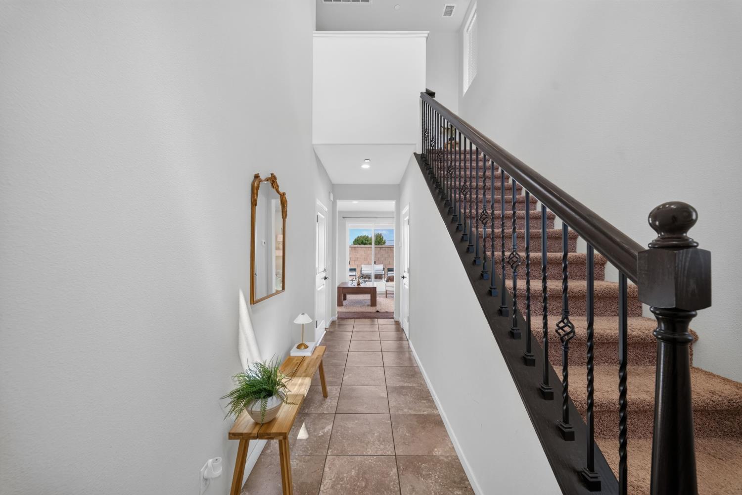 656 N Elise Ln, Fresno, CA 93727