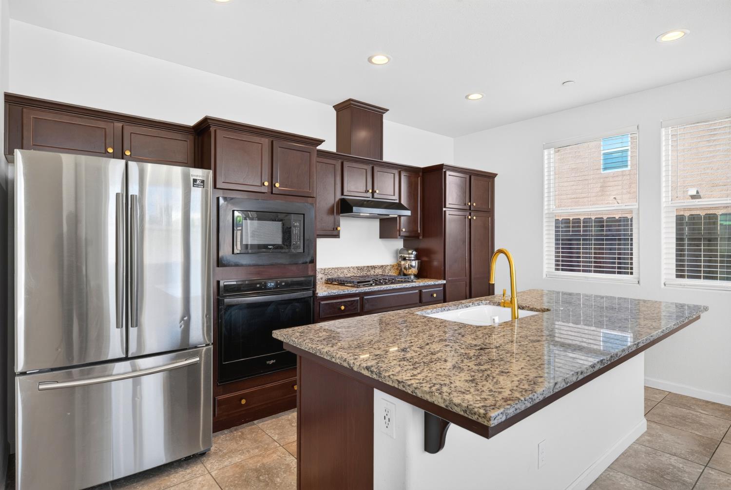 656 N Elise Ln, Fresno, CA 93727