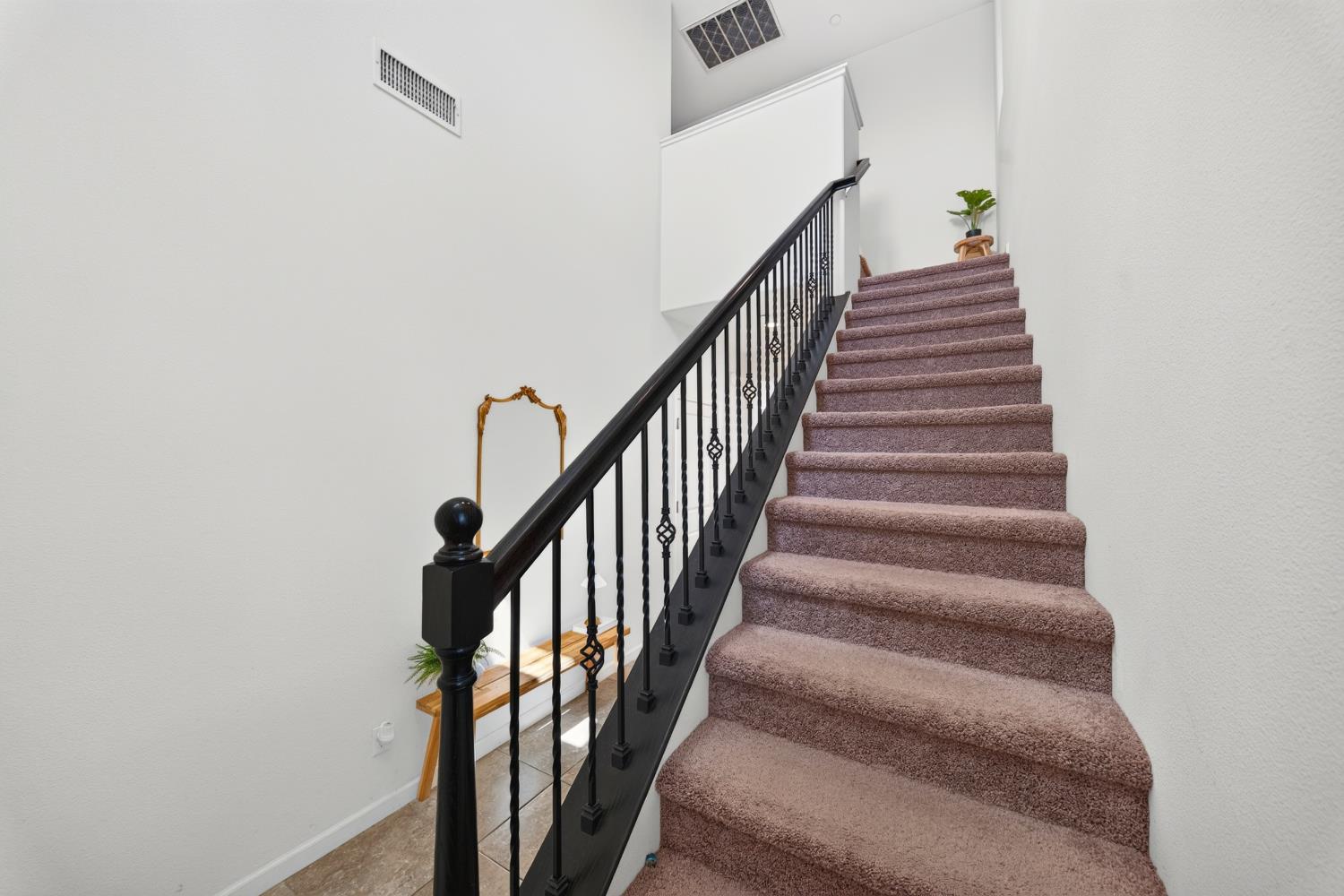 656 N Elise Ln, Fresno, CA 93727