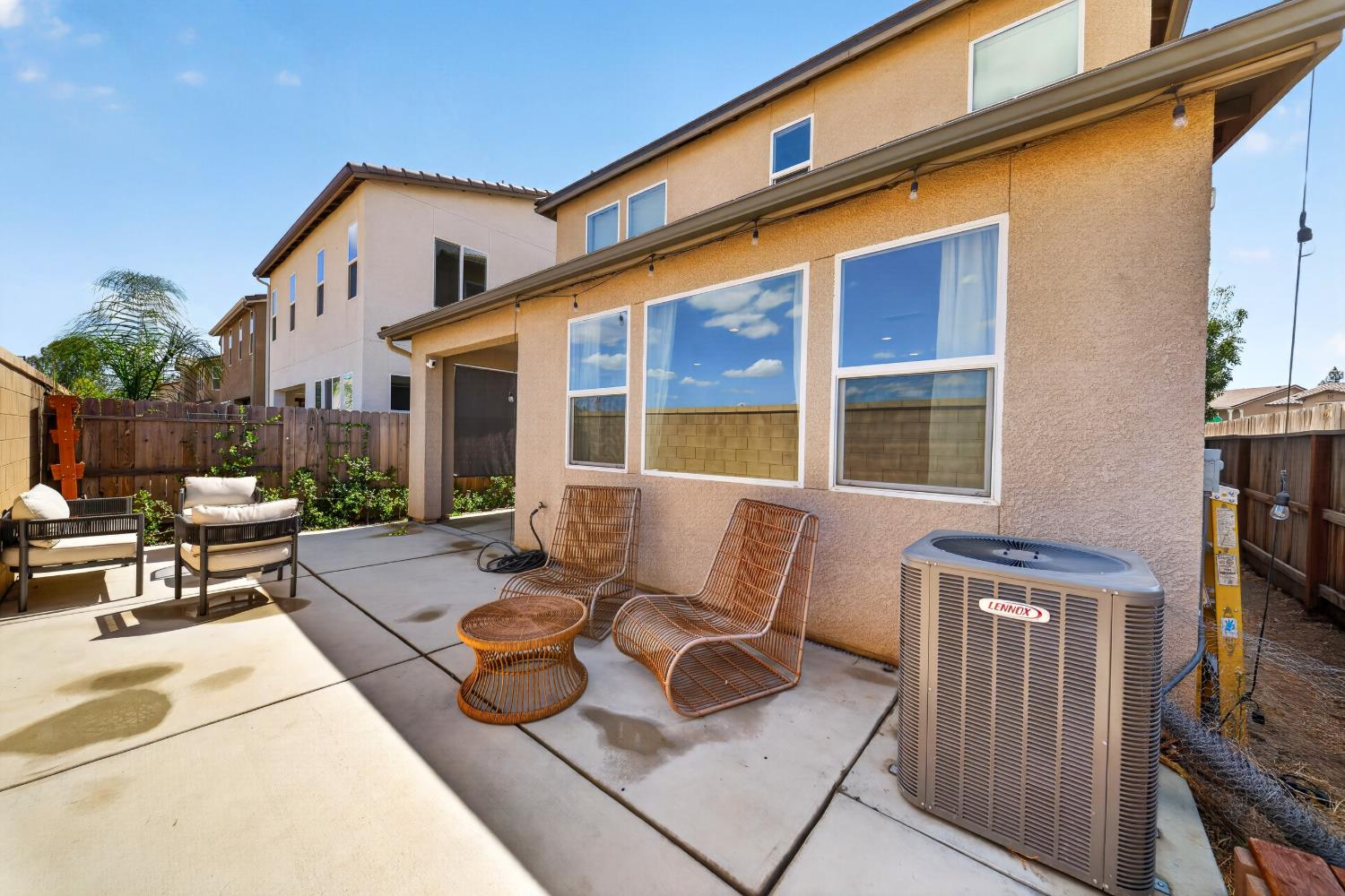 656 N Elise Ln, Fresno, CA 93727