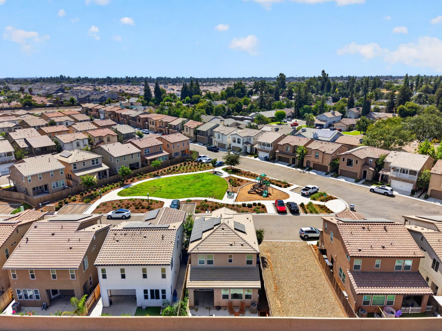 656 N Elise Ln, Fresno, CA 93727