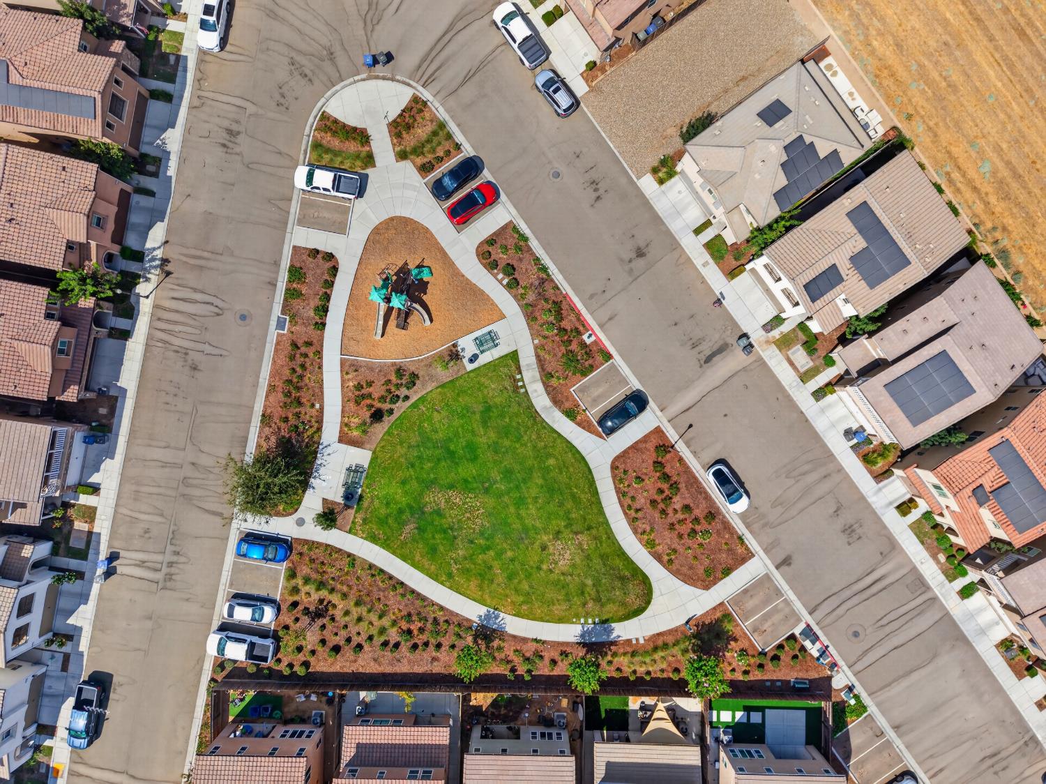 656 N Elise Ln, Fresno, CA 93727