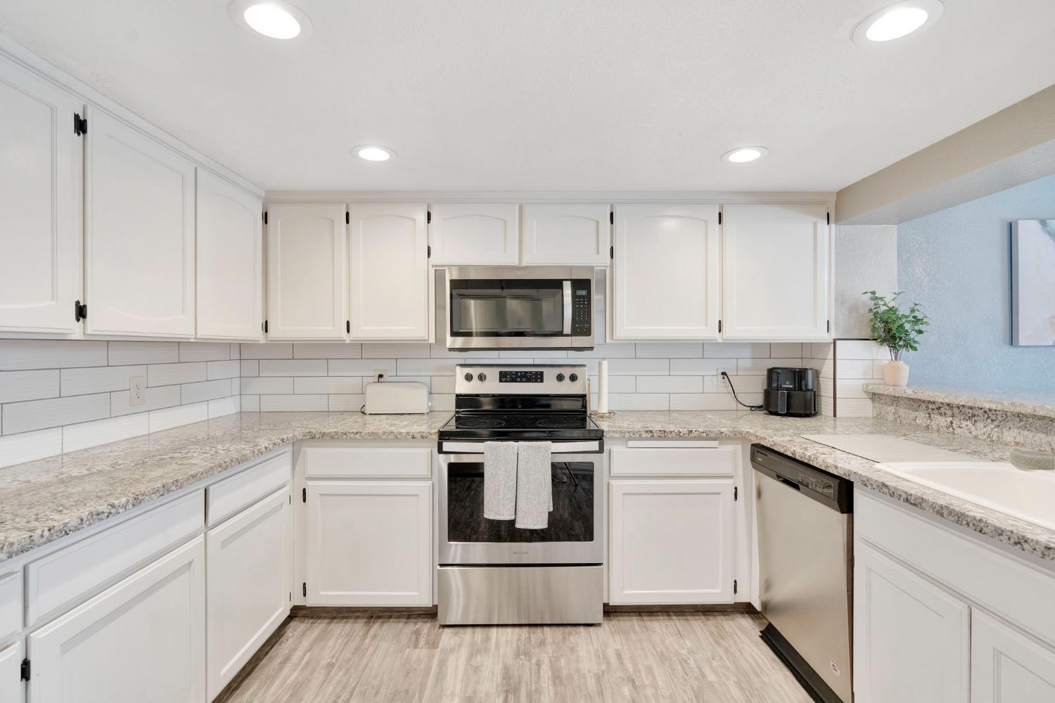7532 N Millbrook Ave, Fresno, CA 93720