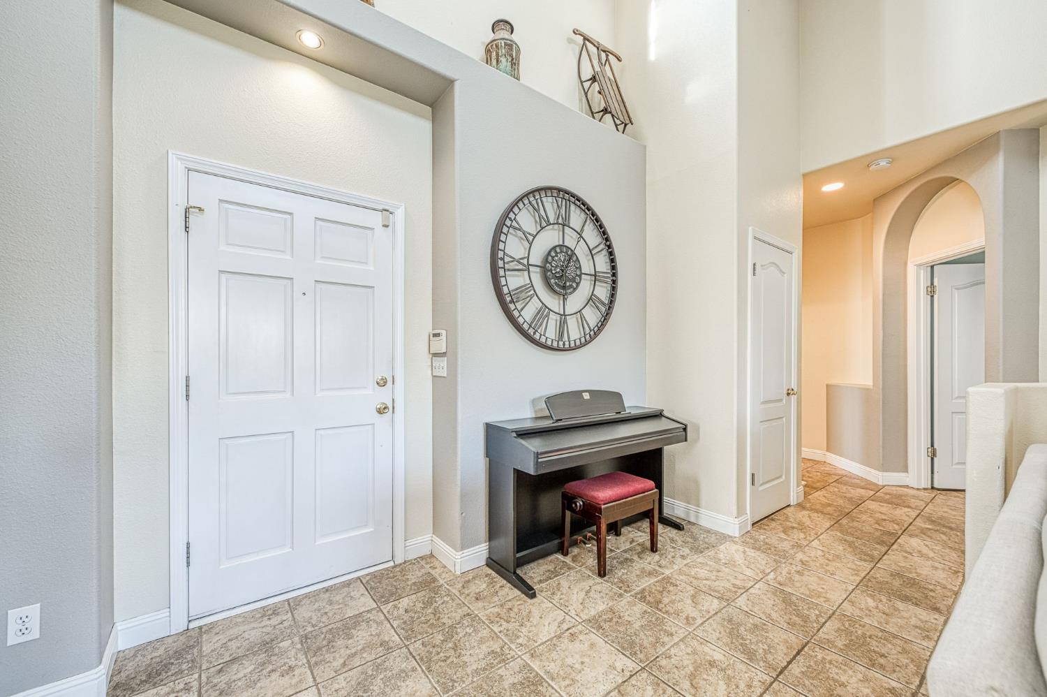 5744 W Cromwell Ave, Fresno, CA 93722