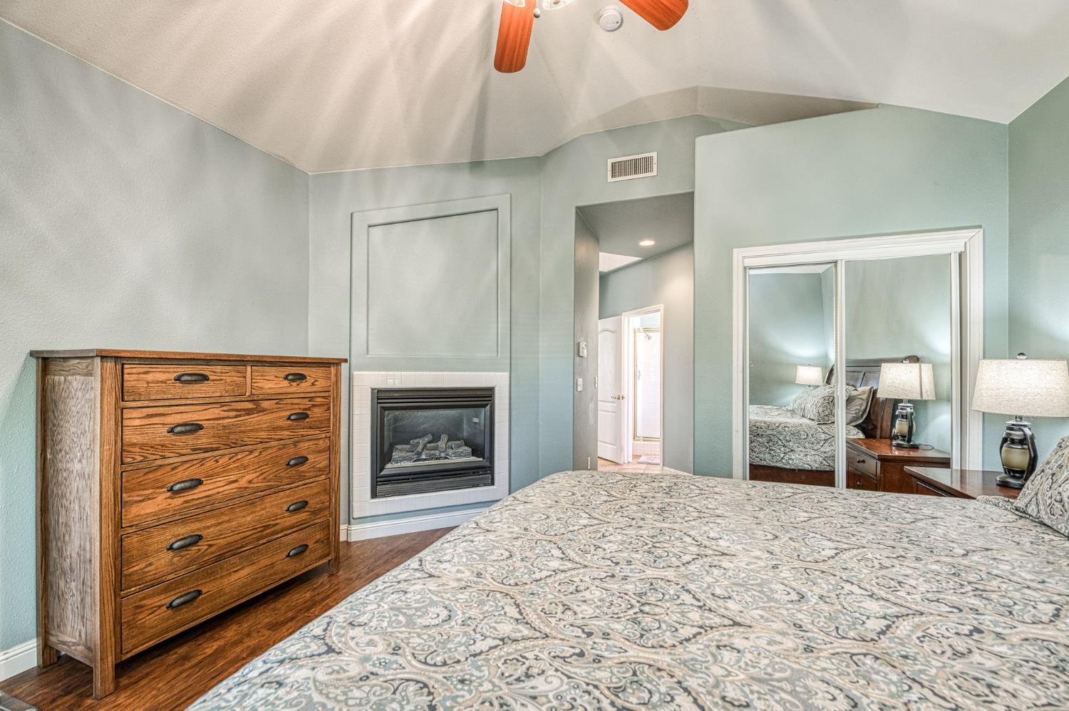 5744 W Cromwell Ave, Fresno, CA 93722