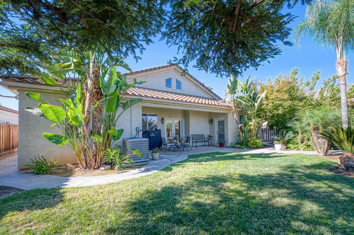 5744 W Cromwell Ave, Fresno, CA 93722