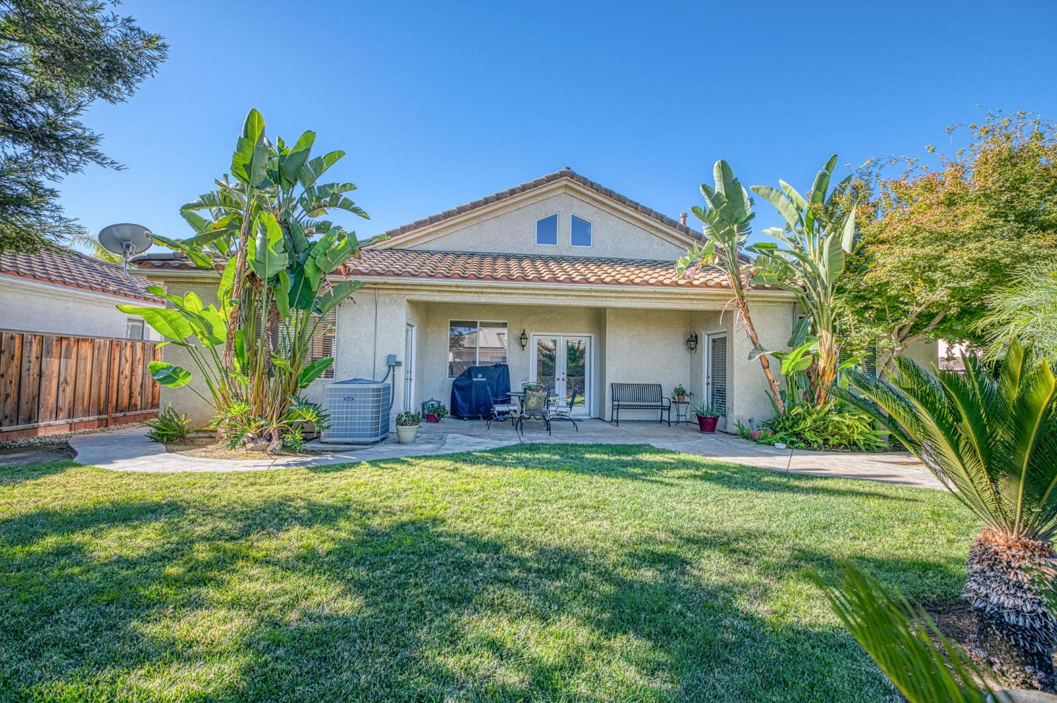 5744 W Cromwell Ave, Fresno, CA 93722