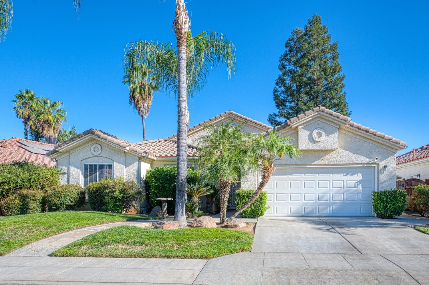 5744 W Cromwell Ave, Fresno, CA 93722