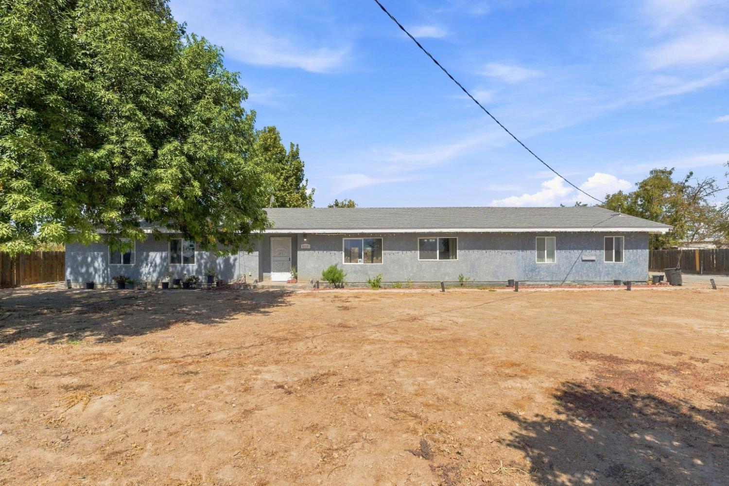 6110 W Nebraska Ave, Caruthers, CA 93609