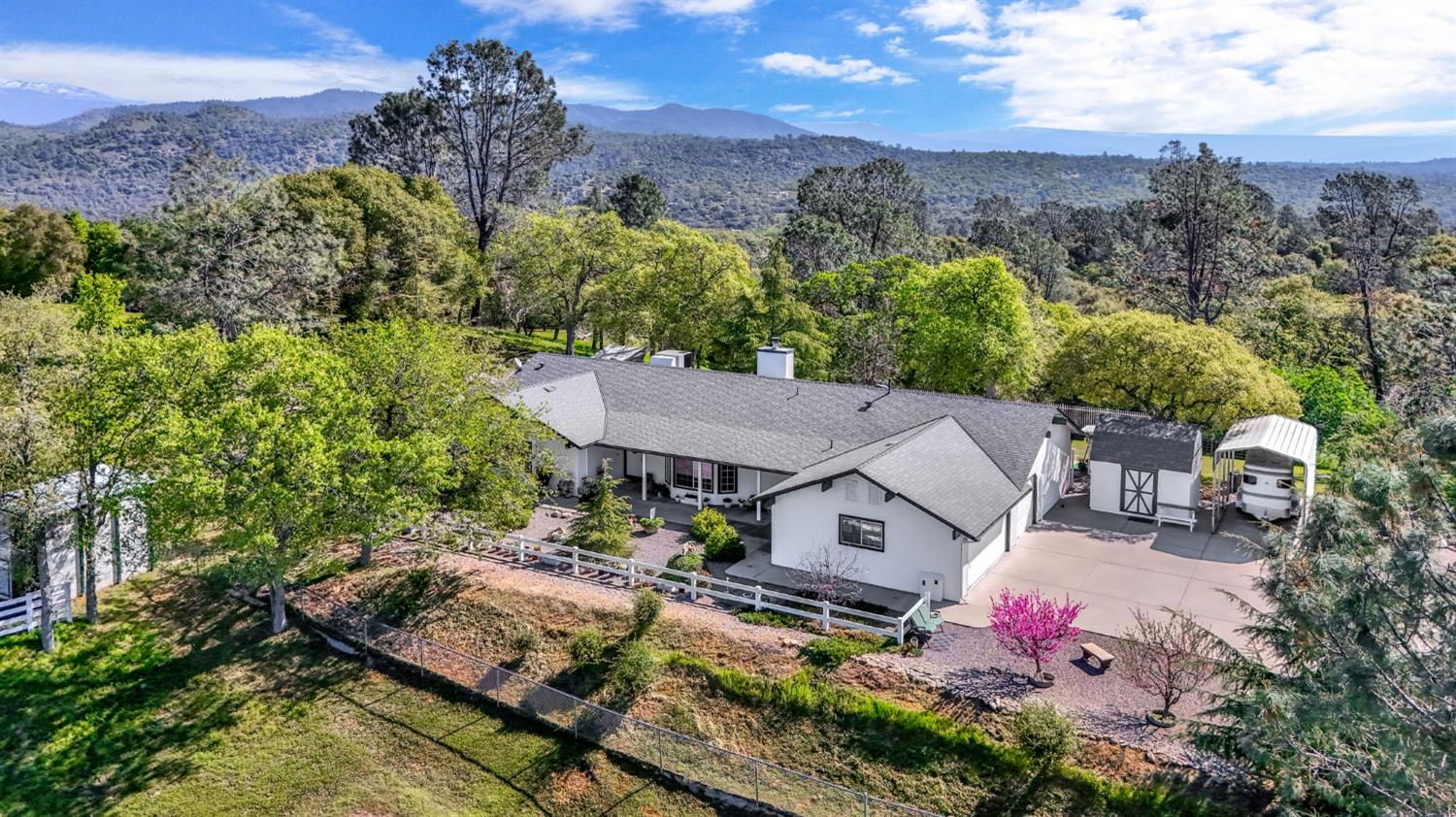 33867 Jennifer Ct, Coarsegold, CA 93614