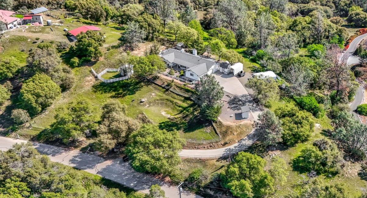33867 Jennifer Ct, Coarsegold, CA 93614
