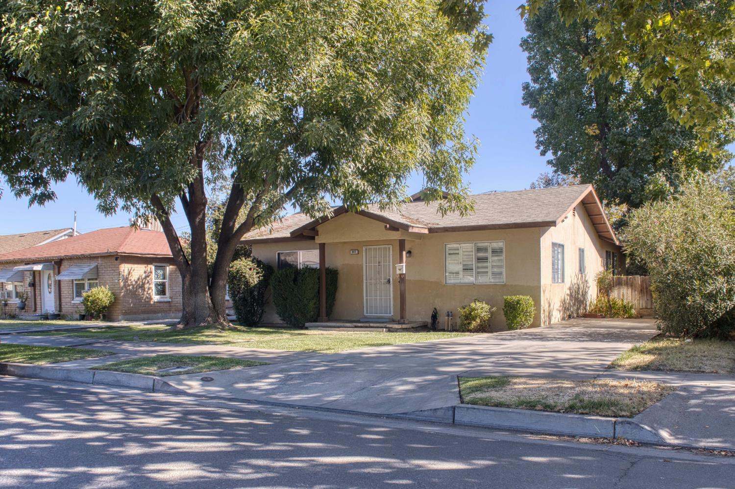 317 S K St, Madera, CA 93637