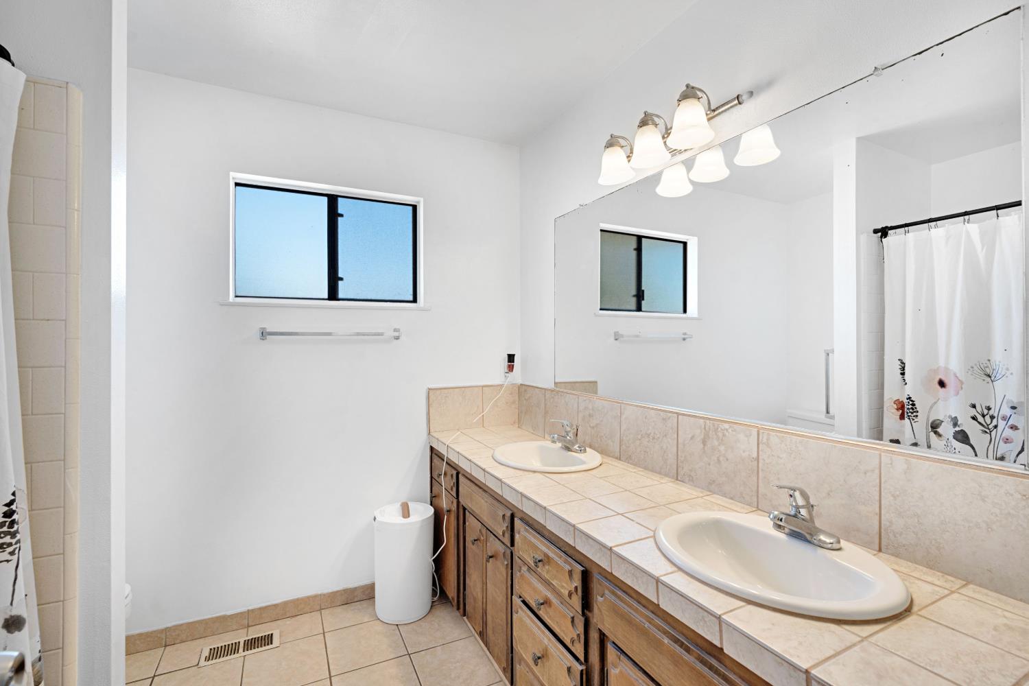 237 N. BETHEL AVE, Sanger, CA 93657