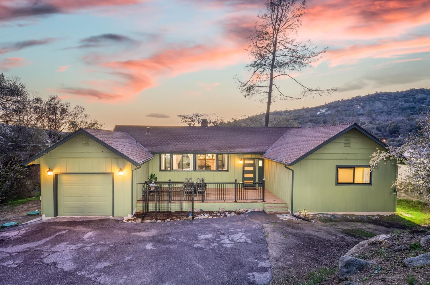 42442 Buckeye Rd, Oakhurst, CA 93644