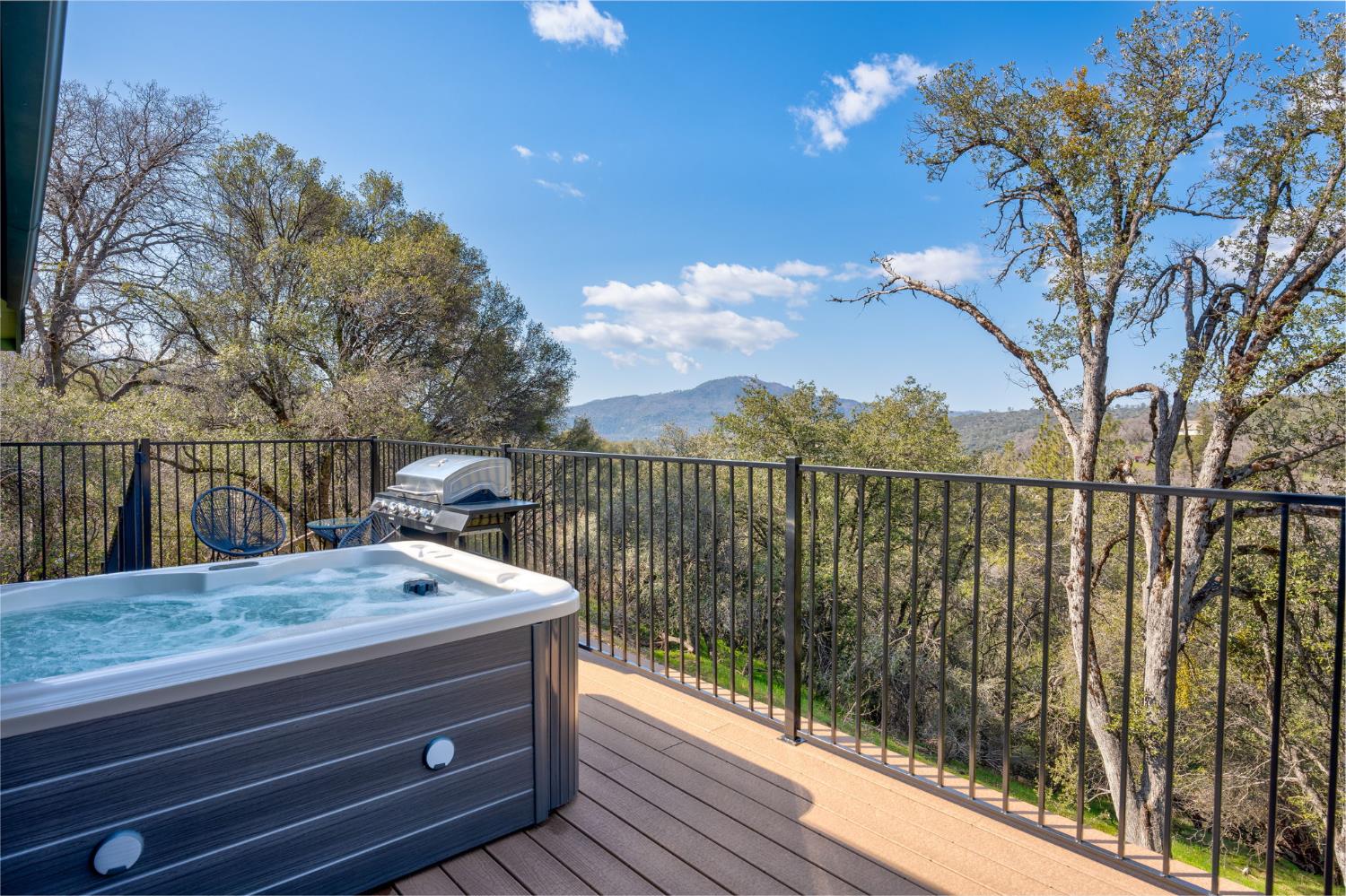 42442 Buckeye Rd, Oakhurst, CA 93644