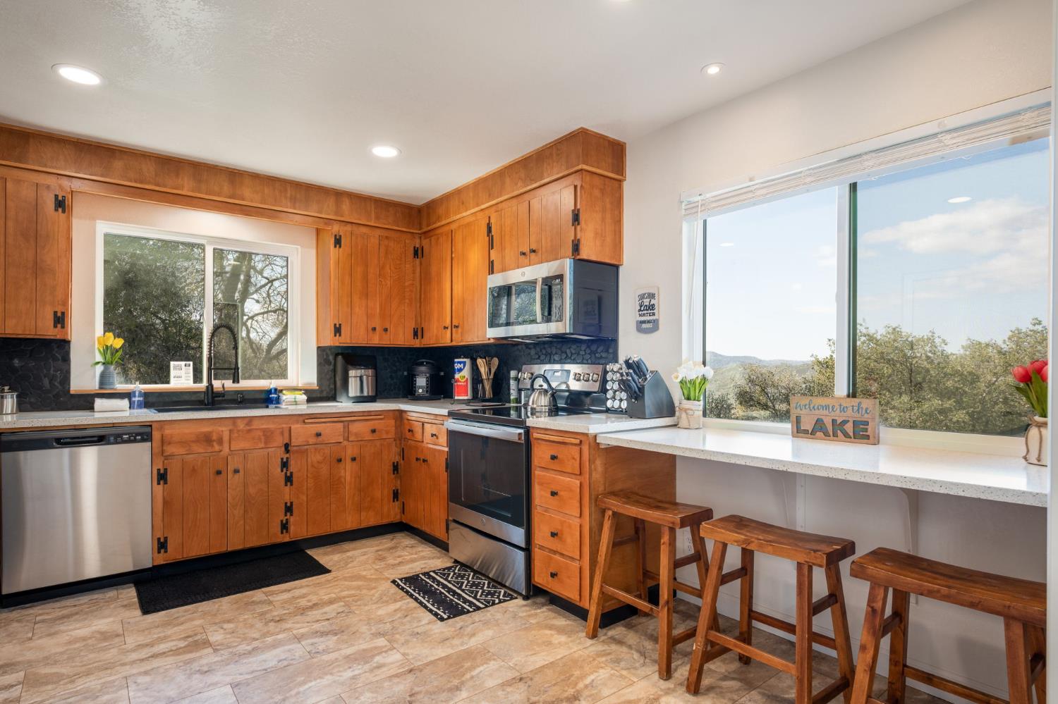 42442 Buckeye Rd, Oakhurst, CA 93644