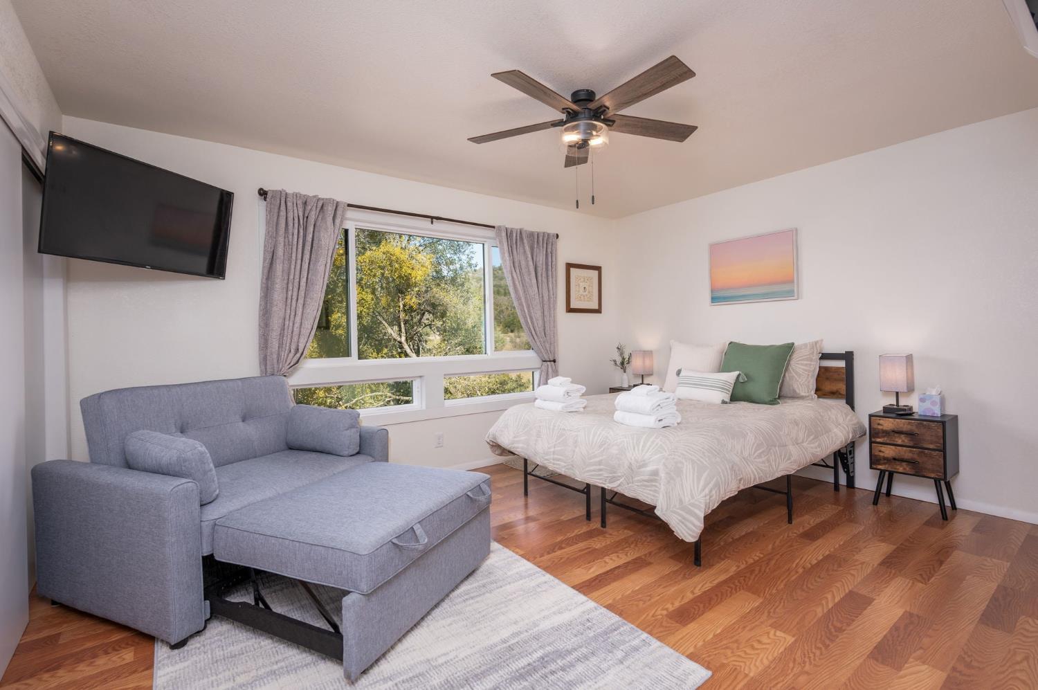 42442 Buckeye Rd, Oakhurst, CA 93644