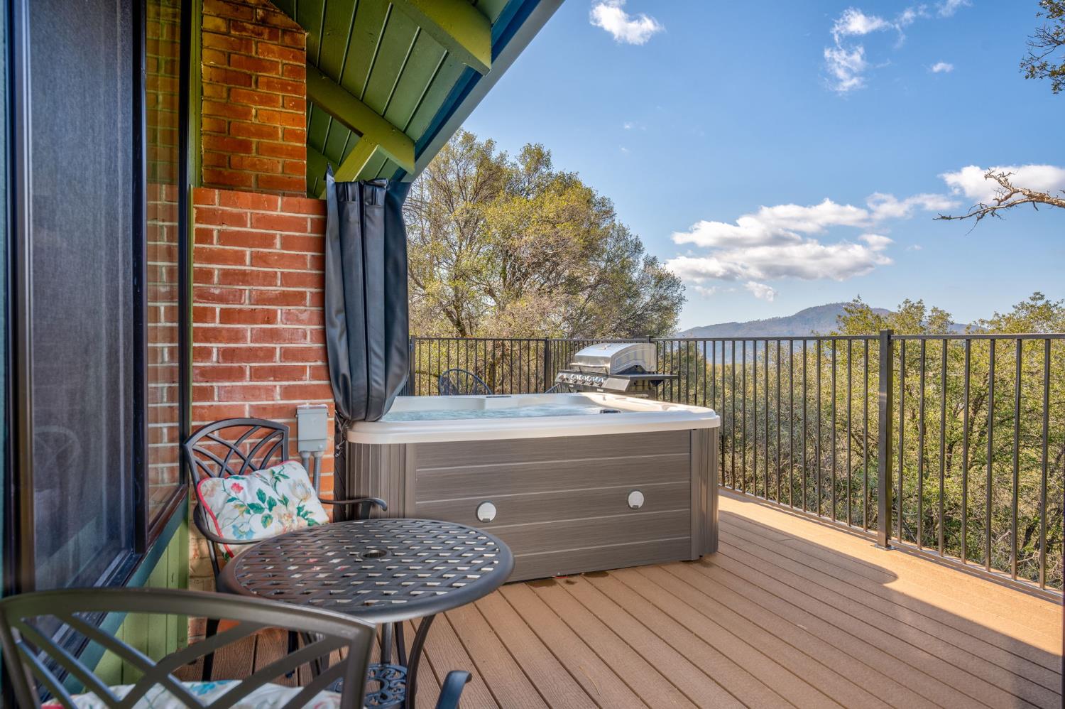 42442 Buckeye Rd, Oakhurst, CA 93644