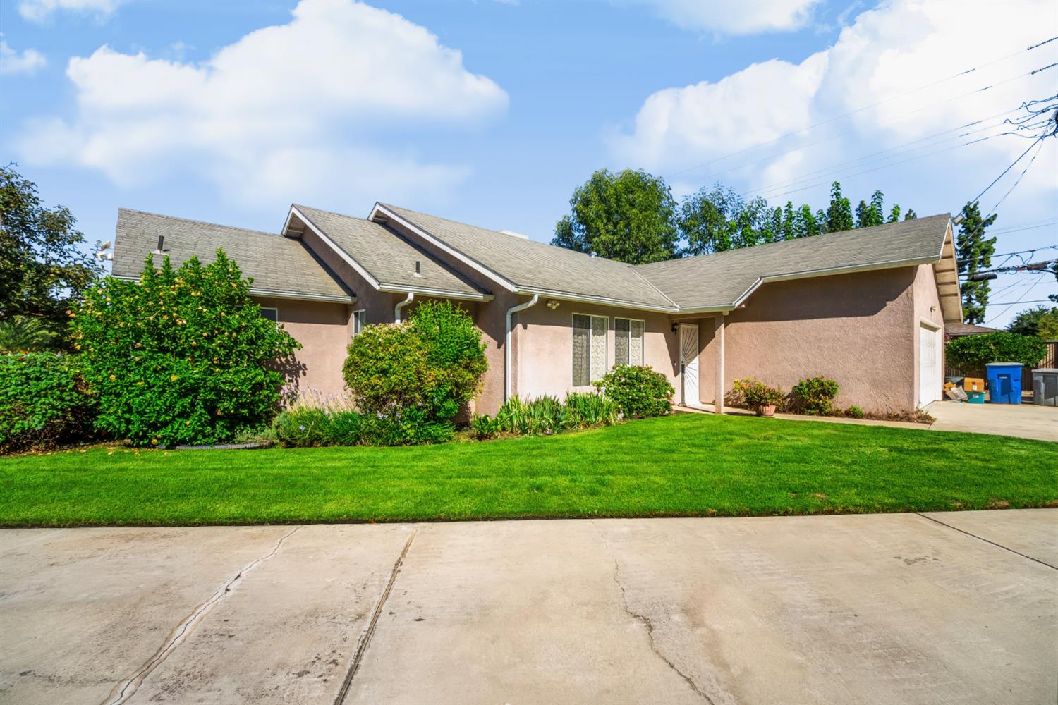 4683 E Norwich Ave, Fresno, CA 93726