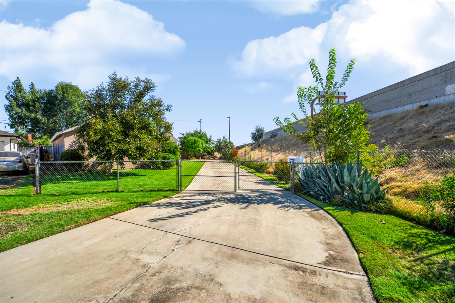4683 E Norwich Ave, Fresno, CA 93726