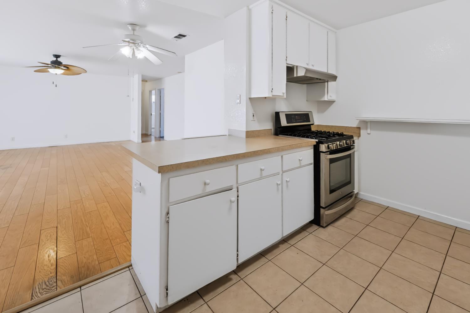 4683 E Norwich Ave, Fresno, CA 93726